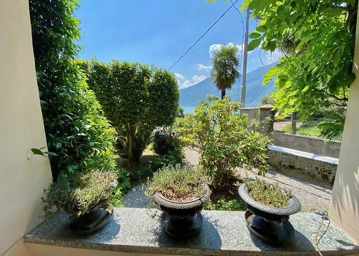 Casa L'arbi Pino Lago Maggiore