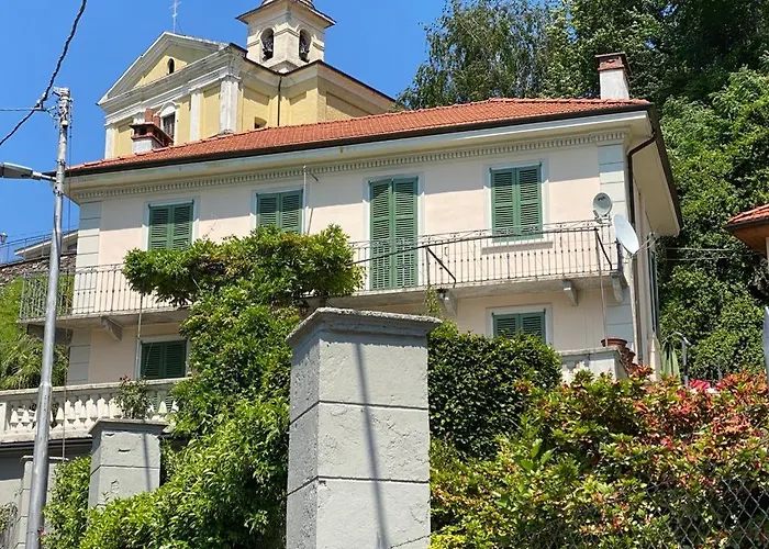 ヴィラ Casa L'arbi Pino Lago Maggiore
